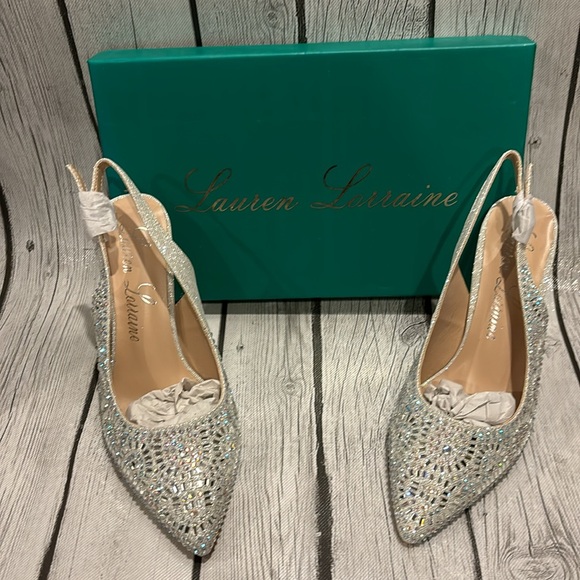 NIB Lauren Lorraine Rachel style silver sling back heels - Picture 5 of 6